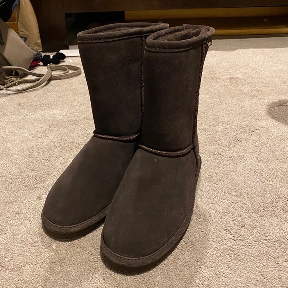 NEW Bearpaw boots! - Picture 2 of 8